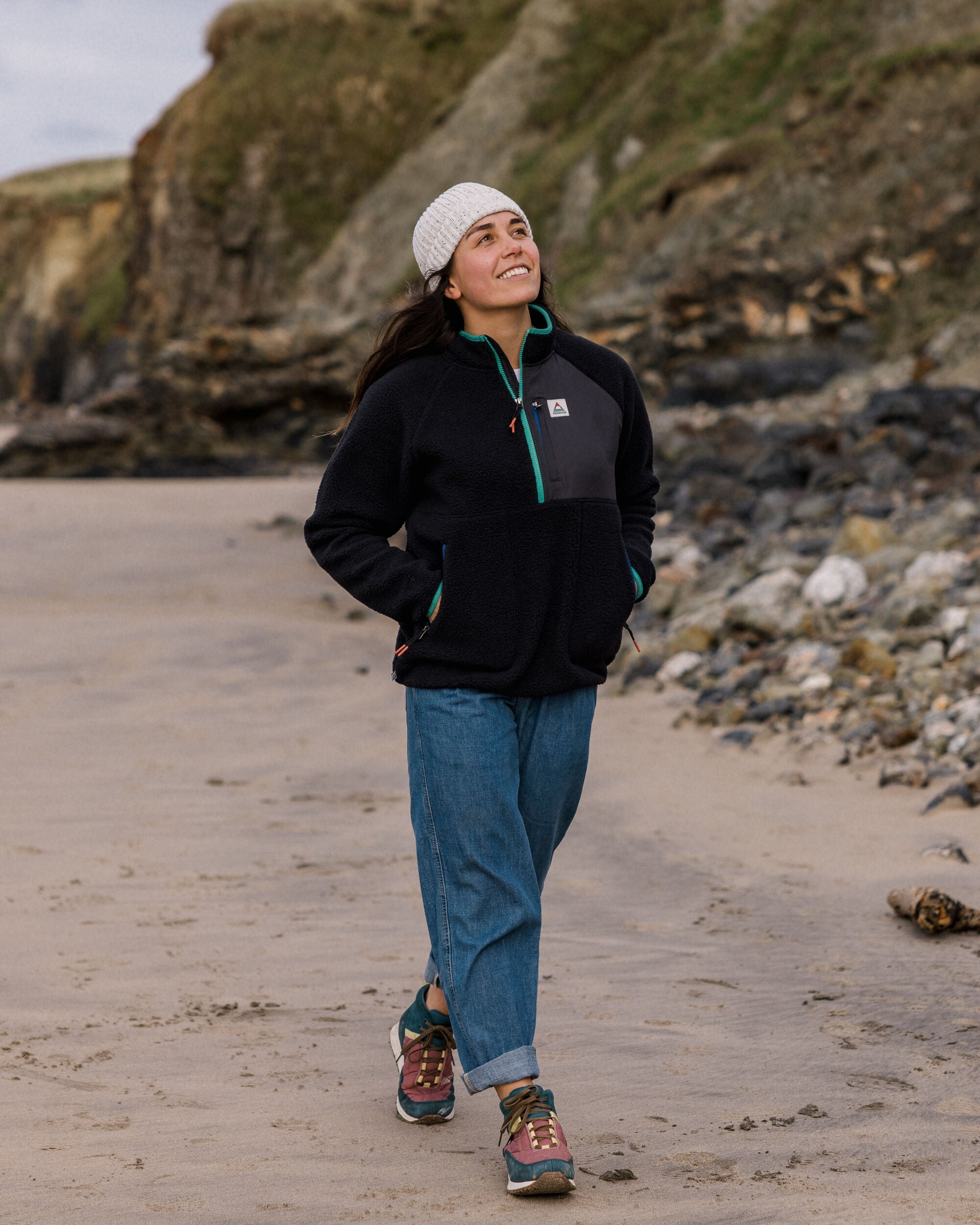 Home Recycled Sherpa Fleece - Black - Lifestyle