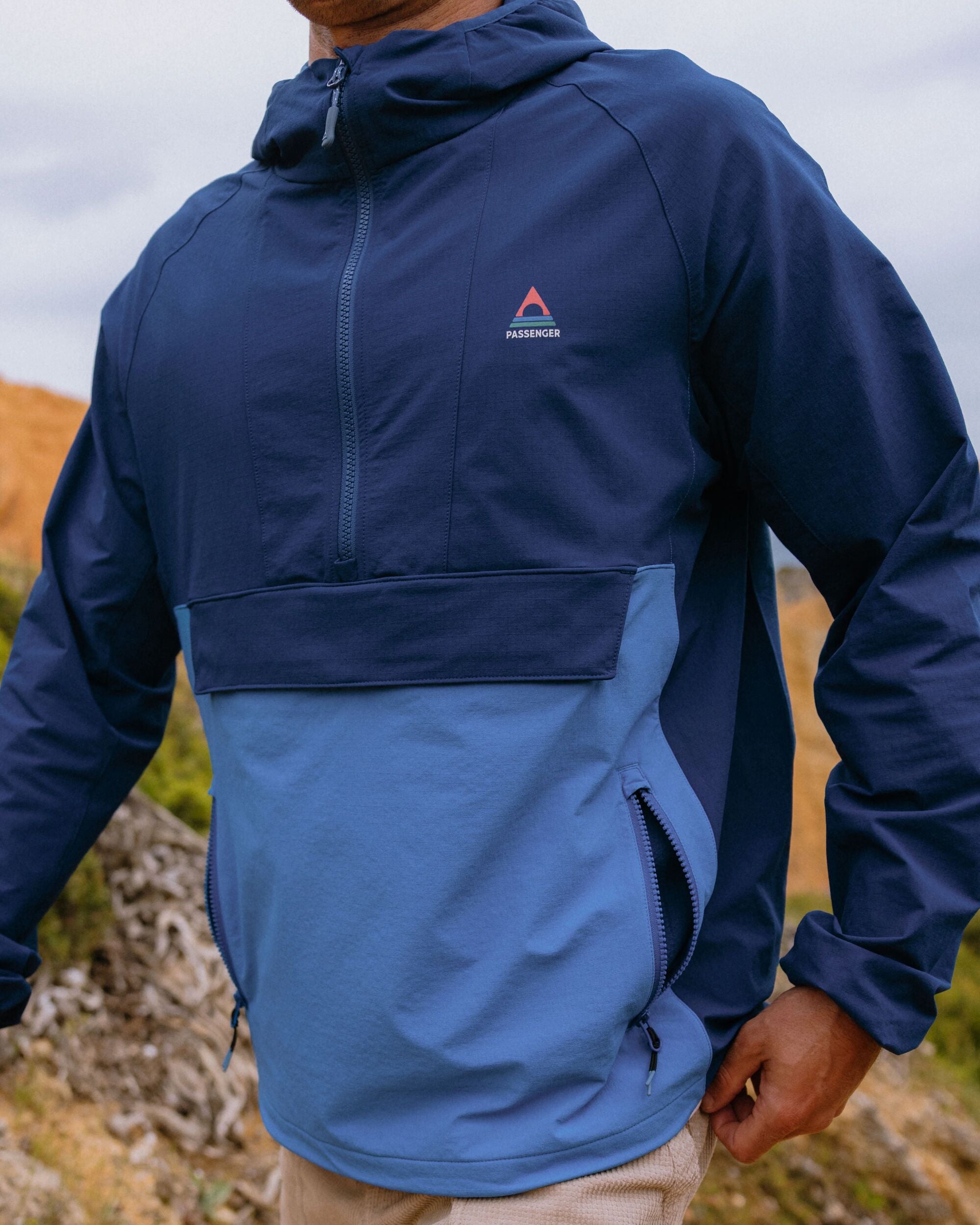 Roamer Light Softshell Anorak - Blue Navy/Marine Blue - Lifestyle