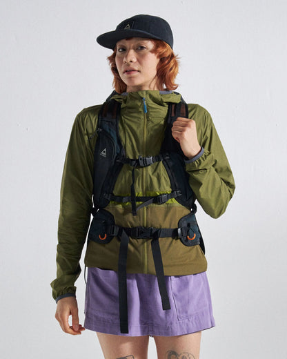 Viento Windshell Jacket - Dark Olive/Clover - Studio Model