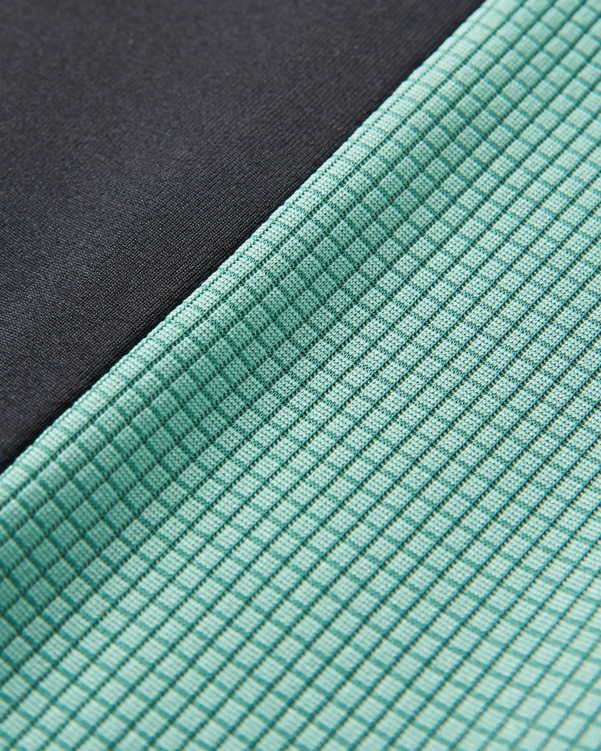 Range Recycled Active LS T-shirt - Black - Flatlay