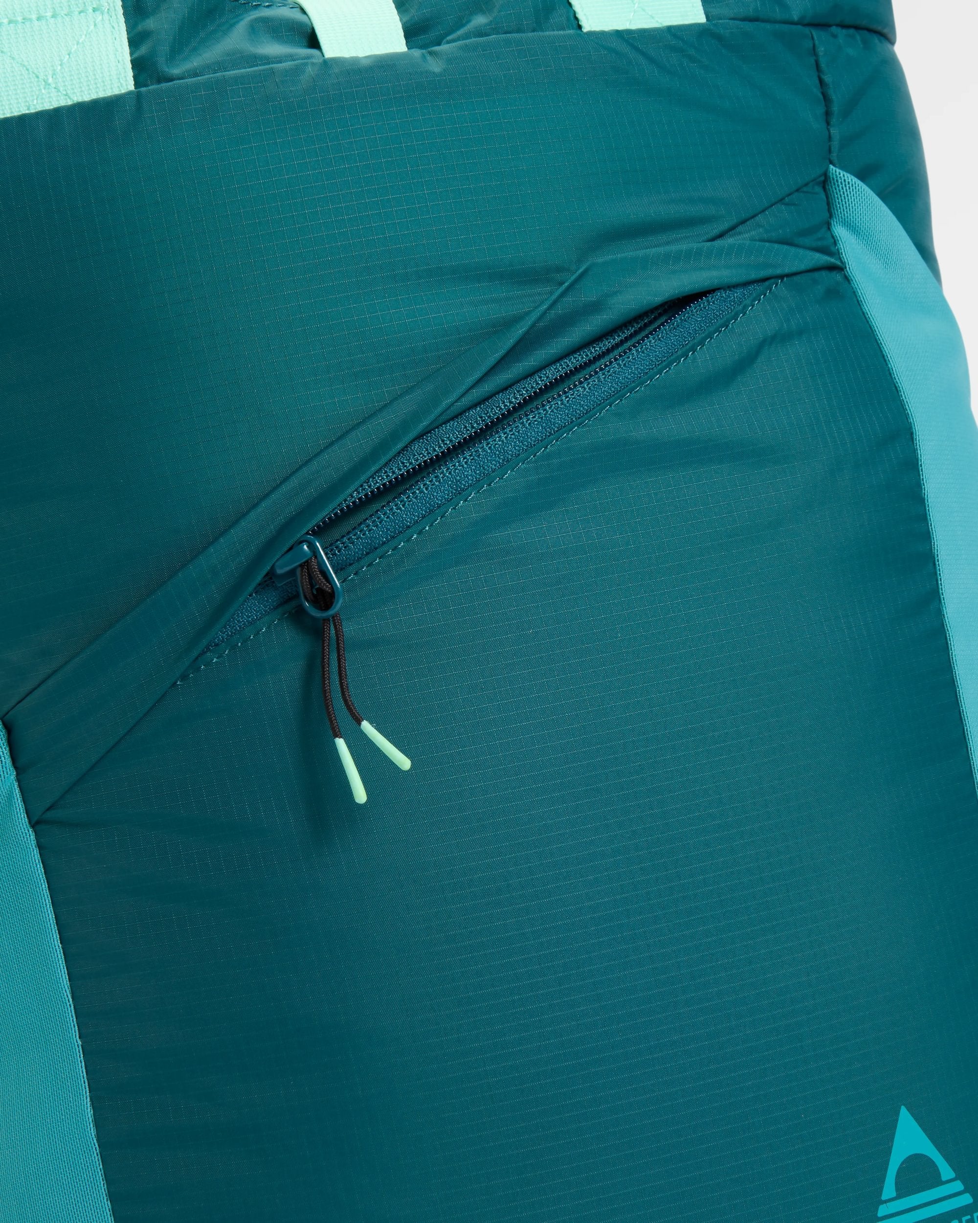 Travelscape Light Tote - Mediterranean/ Ocean Teal - Flatlay