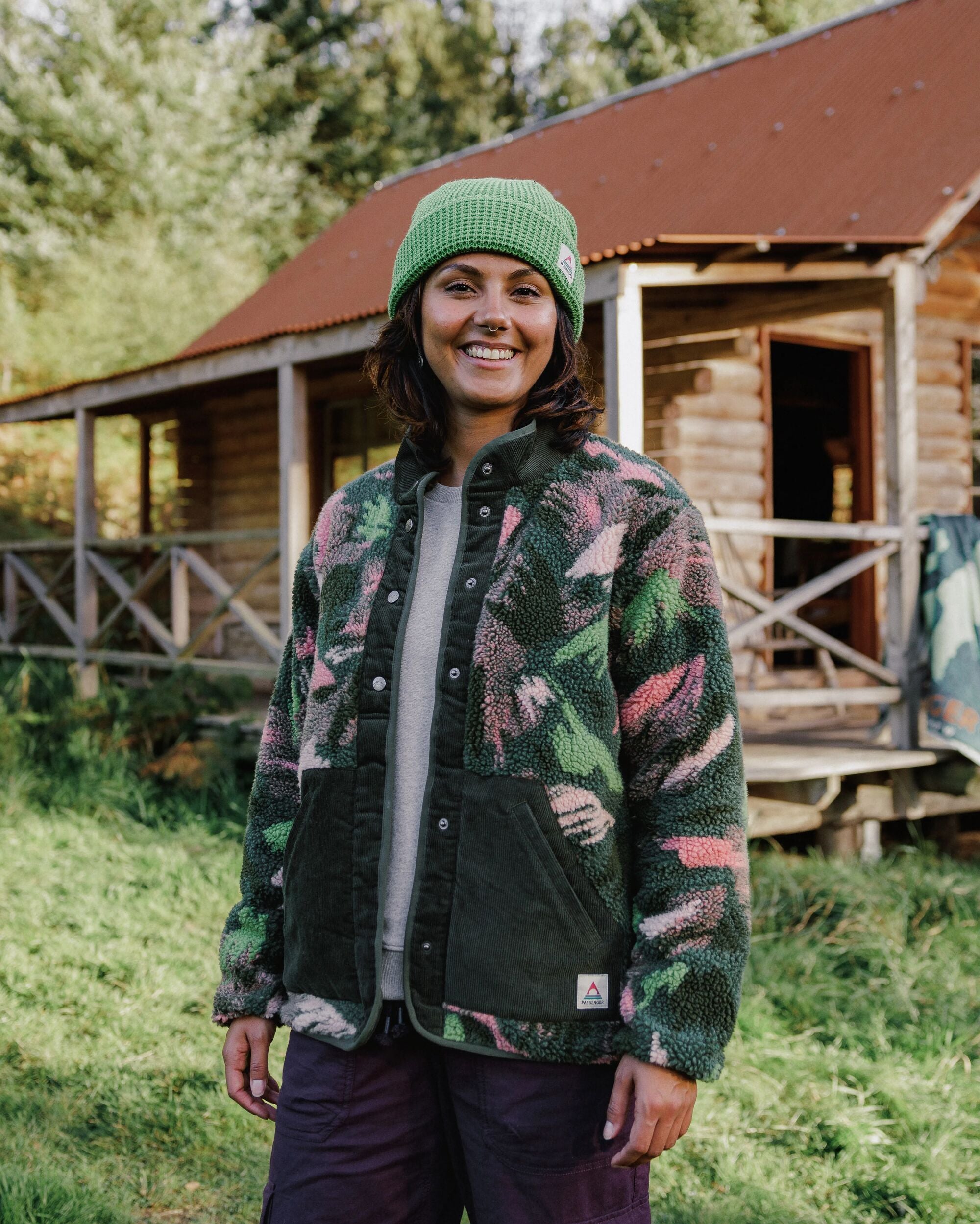 Clover Sherpa polaire Montagne abstraite et sapin – Passenger