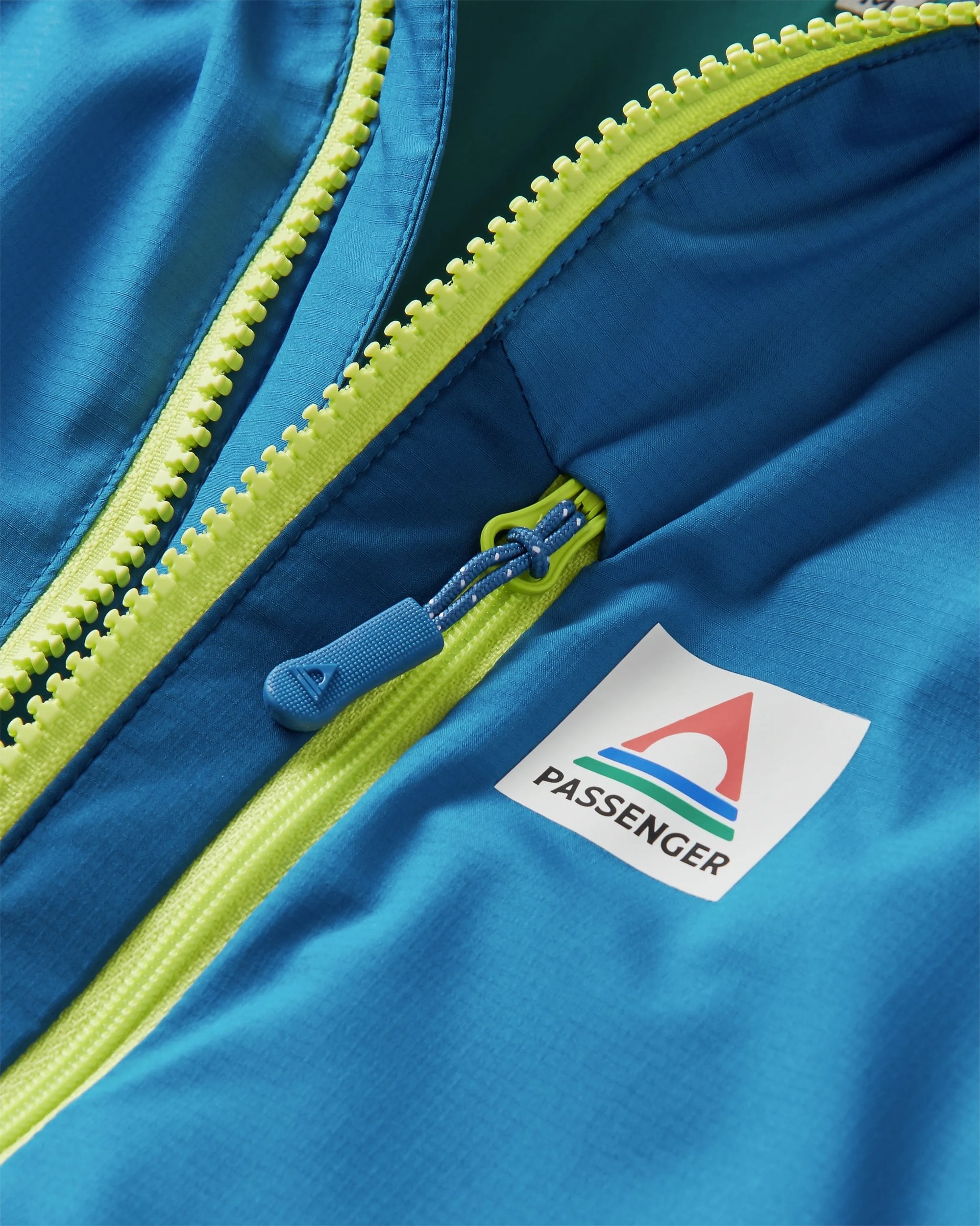 Daybreak Lightweight Recycled Thermore® Insulated Jacket - Tidal Blue/Blue Steel/Birch - Flatlay