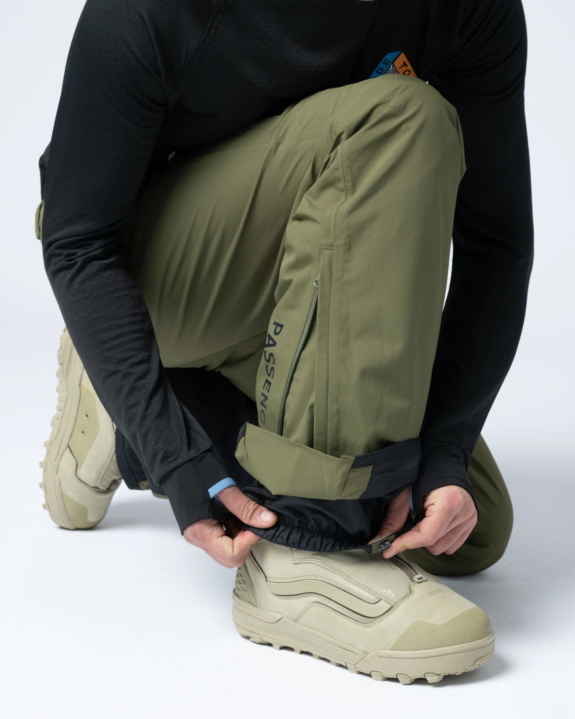 Snowscape Men's Recycled Pant - Khaki - Flatlay